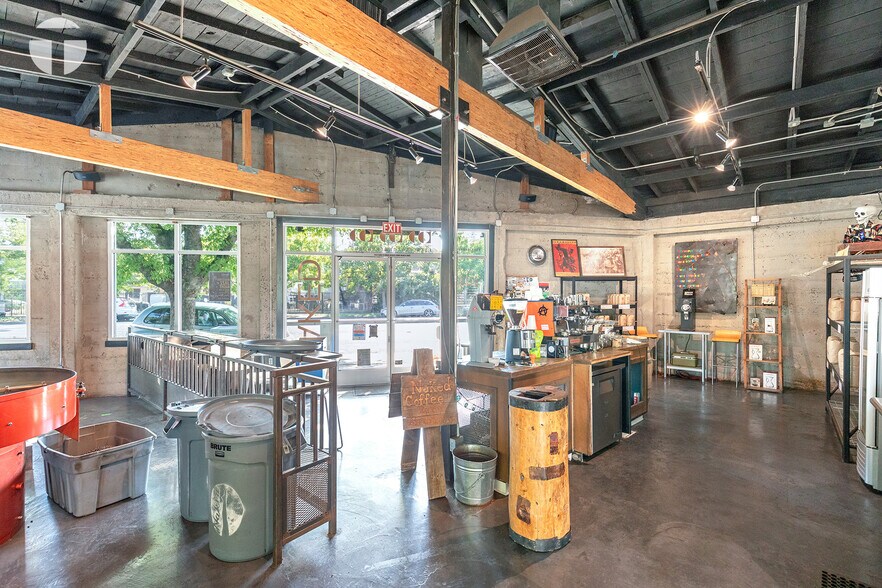 More Photos Of 3527 Broadway, Sacramento Storefront For Sale