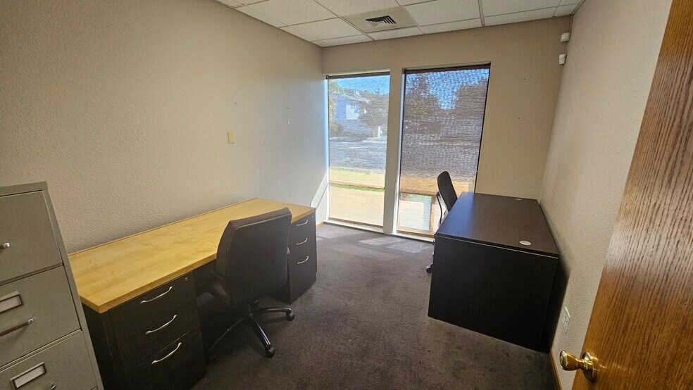 More Photos Of 301 S Ham Ln, Lodi Office For Lease