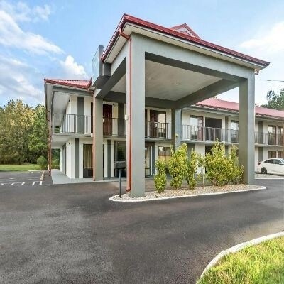 More Photos Of 1035 Highway 49 S, Richland Hotel For Sale