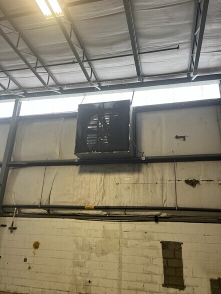 More Photos Of 500 Soho Dr, Adairsville Warehouse For Lease