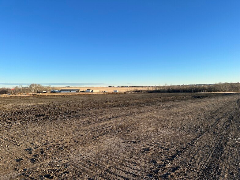 More Photos Of 720049 RR63, Clairmont Warehouse For Lease