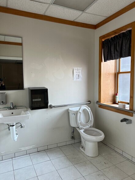 More Photos Of 112 S Washington Ave, Bergenfield Office For Lease