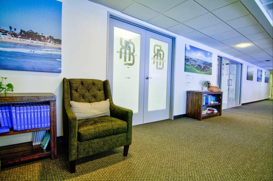 More Photos Of 1940 Garnet Ave, San Diego Medical For Sale