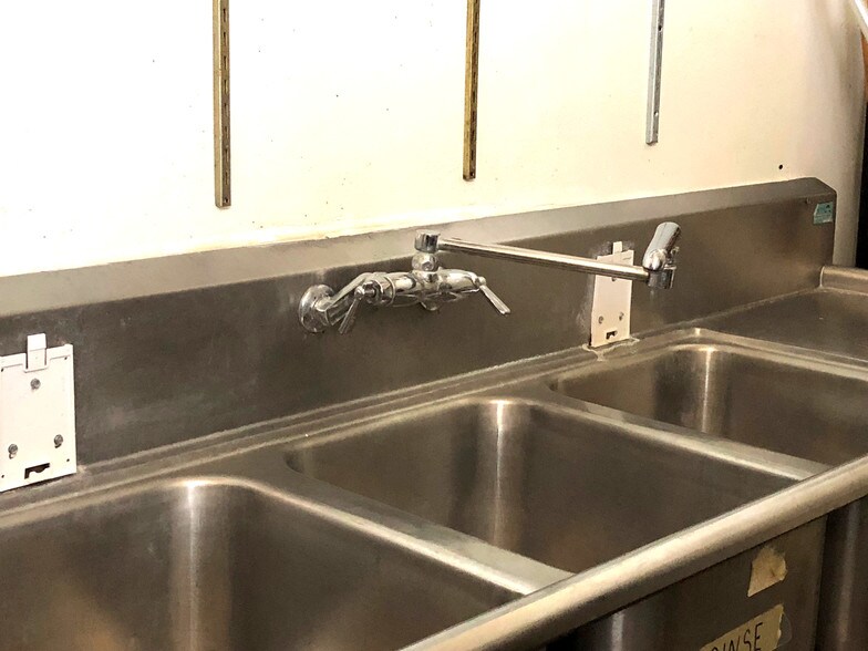 More Photos Of 100 E Park St, Olathe Office For Lease