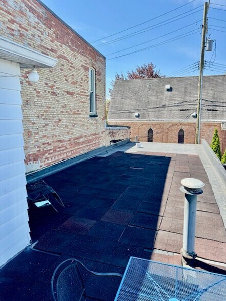 More Photos Of 203 W Grand River Ave, Howell Storefront Retail Office For Sale