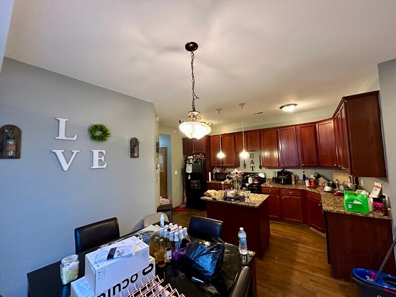 More Photos Of 5644 S Prairie Ave, Chicago Apartments For Sale