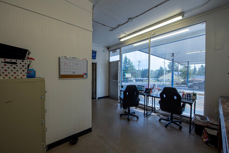 More Photos Of 34049 Military Rd S, Auburn General Retail For Sale