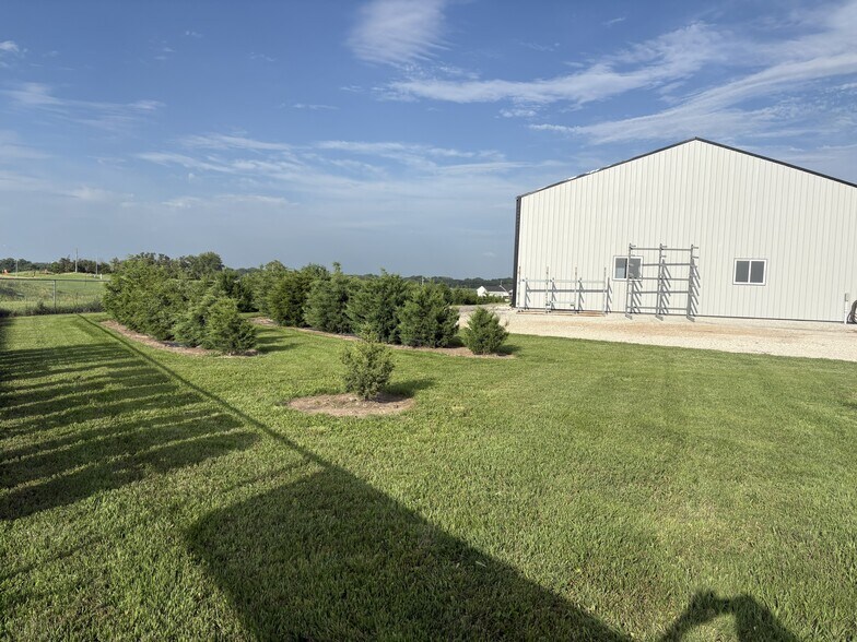 More Photos Of 402 W K St, Mc Cool Junction Industrial For Sale