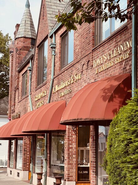 More Photos Of 5 W Putnam Ave, Greenwich Office For Lease