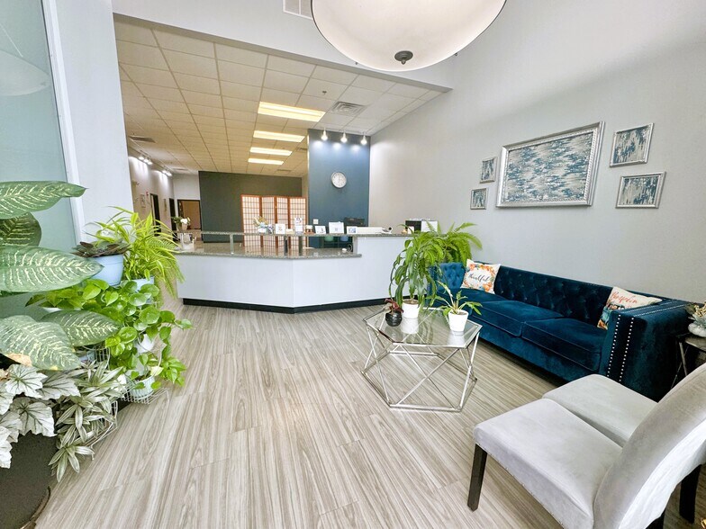 More Photos Of 1047 Glenbrook Way, Hendersonville Storefront Retail Office For Lease