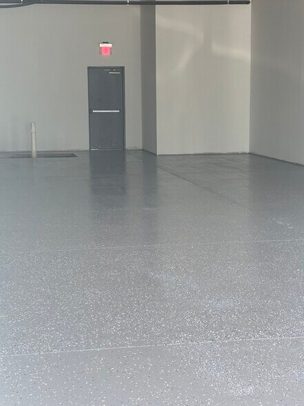 More Photos Of 901 E Harwood Rd, Euless Storefront Retail Office For Lease