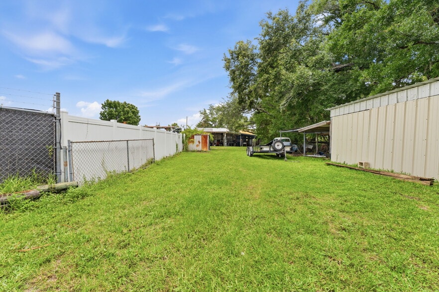 More Photos Of 13257 Automobile Blvd, Clearwater Industrial For Sale