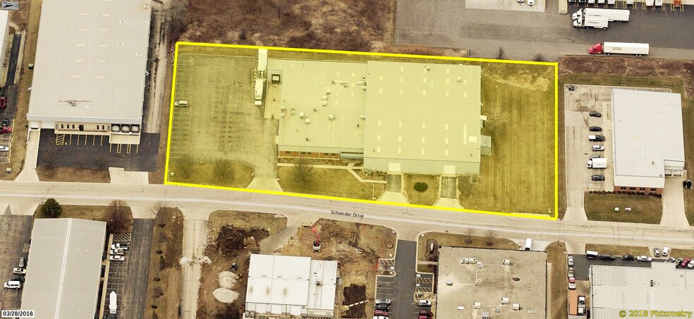 More Photos Of 740 Schneider Dr, South Elgin Manufacturing For Sale