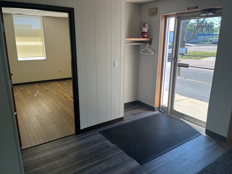 More Photos Of 1607 C Ave, Sioux Falls Medical For Lease