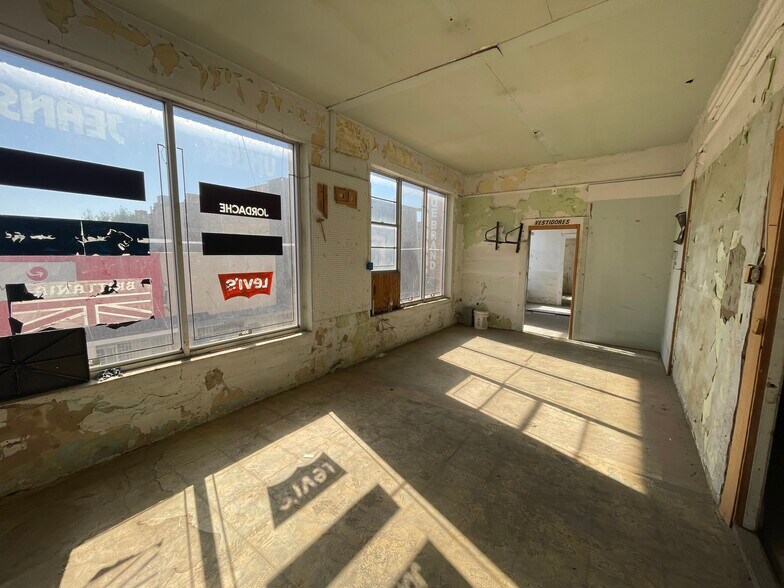 More Photos Of , Laredo General Retail For Sale