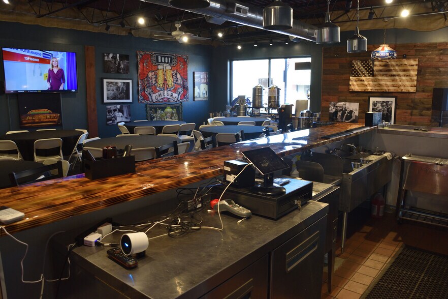 More Photos Of 4165 W Broadway Ave, Robbinsdale Restaurant For Sale