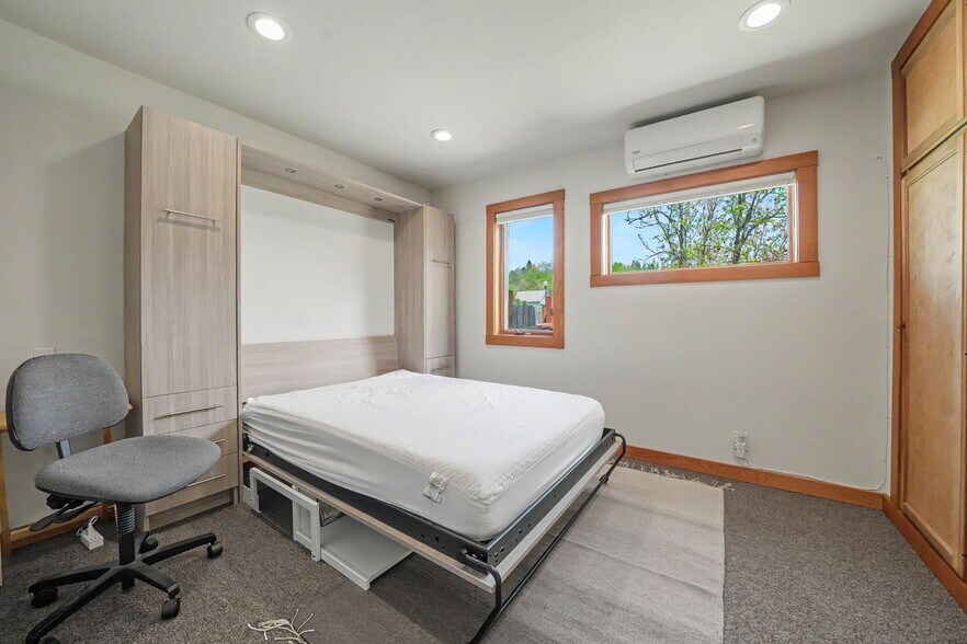 More Photos Of 21376 Consolation St, Volcano Specialty For Sale