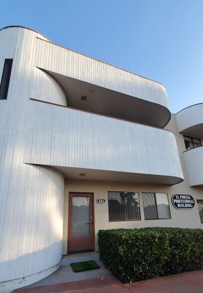 More Photos Of 121-125 W El Portal, San Clemente Office For Lease