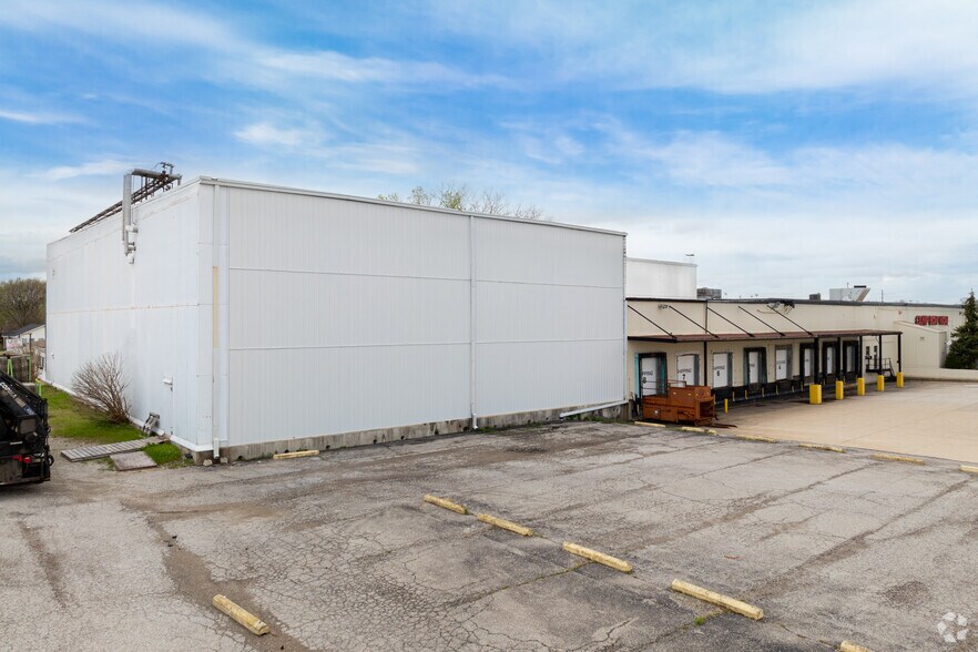 Primary Photo Of 17655 Cumberland Rd, Noblesville Warehouse For Lease