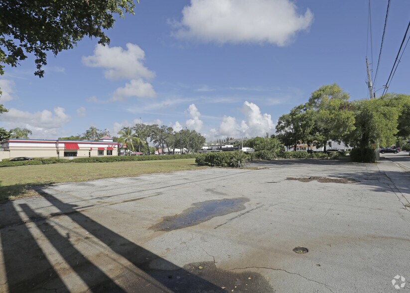 More Photos Of 801 W Hallandale Beach Blvd, Hallandale Beach Land For Lease