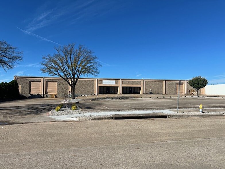 Primary Photo Of 501 Industrial Dr, Richardson Warehouse For Lease