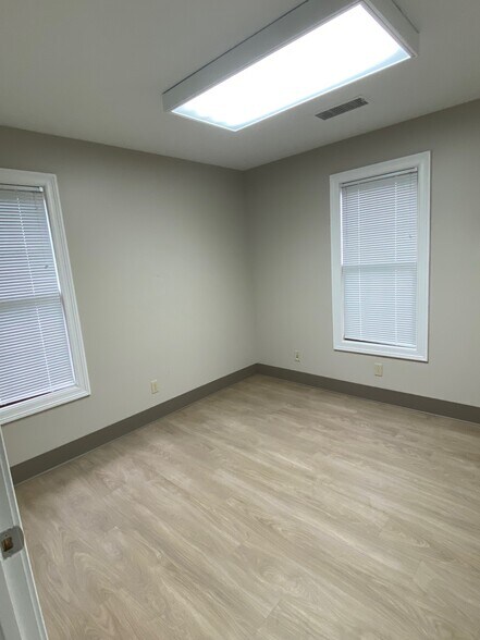 More Photos Of 125 Big Sink Rd, Versailles Medical For Lease