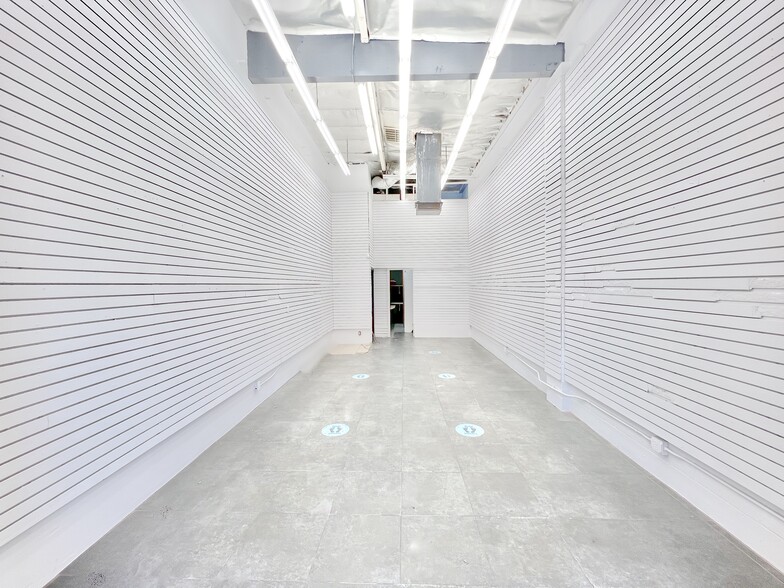 More Photos Of 301-329 E 12th St, Los Angeles Storefront For Lease