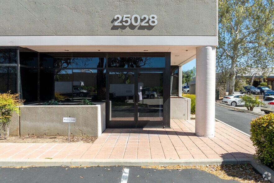 More Photos Of 25028 Avenue Kearny, Valencia Manufacturing For Lease