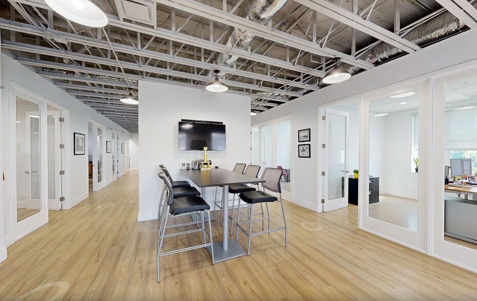 Primary Photo Of 401 S Dixie Hwy, West Palm Beach Office For Lease