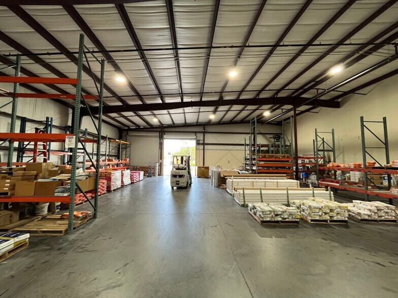 More Photos Of 12301 Crystal Commerce Loop, Fort Myers Warehouse For Lease