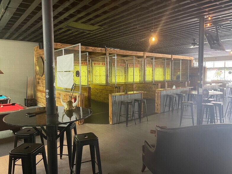More Photos Of 303 N Woodland Blvd, Deland General Retail For Sale