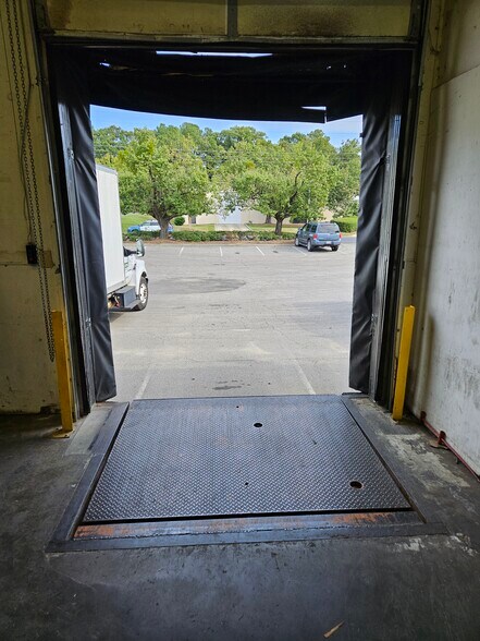 More Photos Of 1208-1228 Front St, Raleigh Warehouse For Lease