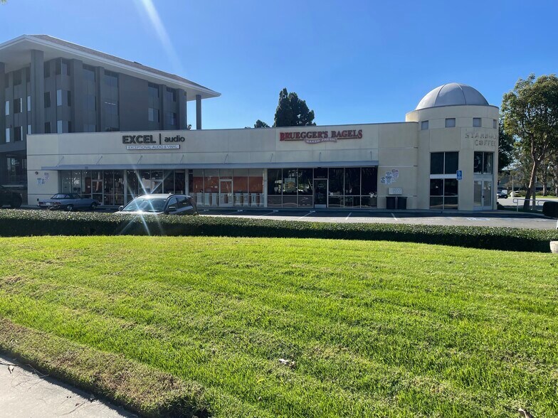 More Photos Of 4678 Campus Dr, Newport Beach Unknown For Lease