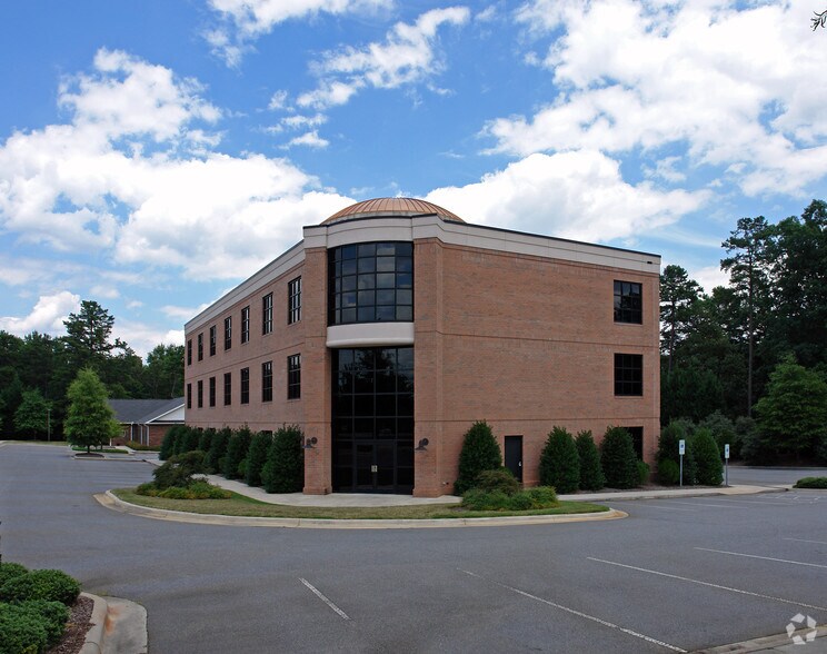 More Photos Of 2810 16th St, Hickory Medical For Lease