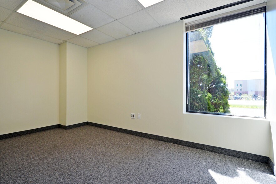 More Photos Of 1068 S Lake St, Forest Lake Medical For Lease