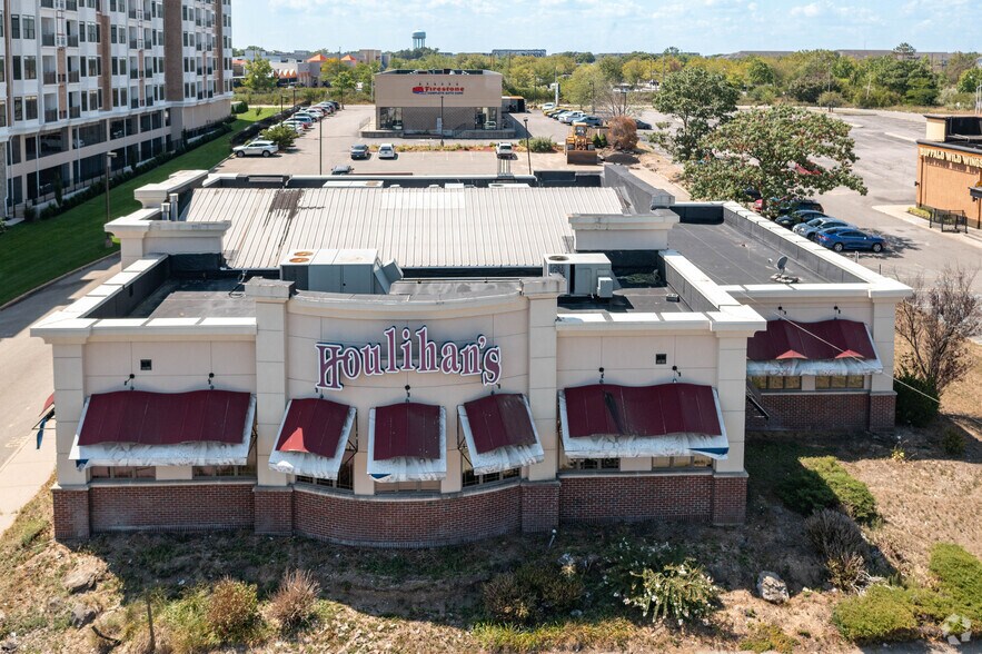 More Photos Of 725 Merrick Ave, Westbury Restaurant For Lease