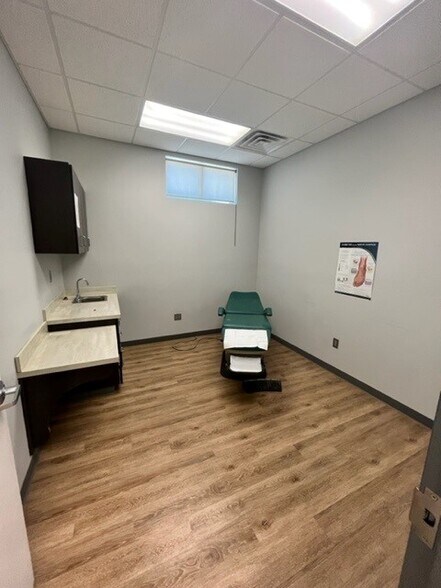 More Photos Of 113 Barton Creek Ct, Columbia Medical For Lease