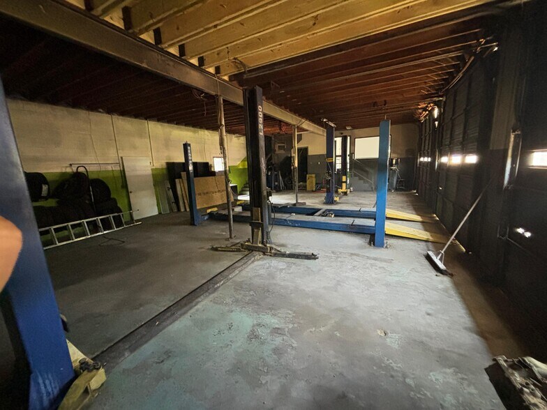 More Photos Of 11021-11025 Jefferson Ave, Newport News Auto Dealership For Sale