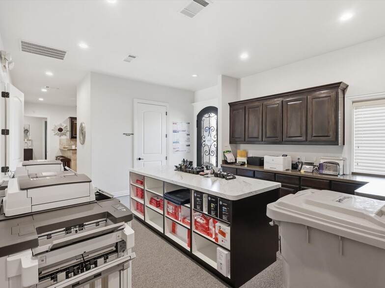 More Photos Of 101 Countryside Ct, Southlake Medical For Sale