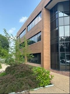 More Photos Of 2745 Hartland Rd, Falls Church Office For Sale