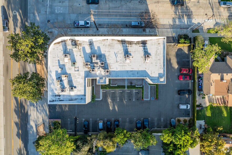 More Photos Of 1600 E 4th St, Santa Ana Office For Lease