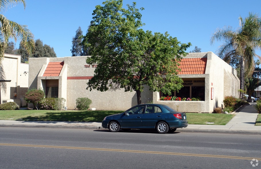 Primary Photo Of 750 E Latham Ave, Hemet Medical For Sale