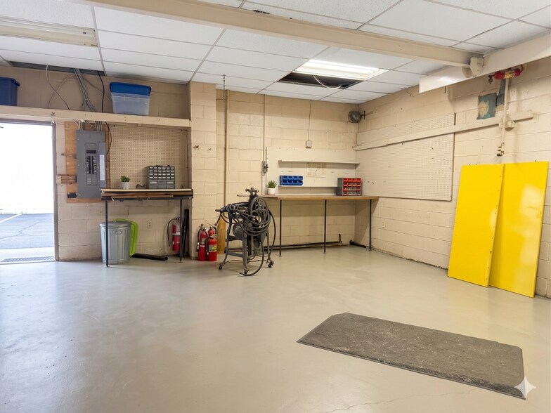 More Photos Of 2108 N Main St, Hazard General Retail For Sale
