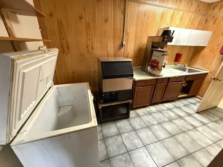 More Photos Of 550 E Main St, Bartow Freestanding For Sale