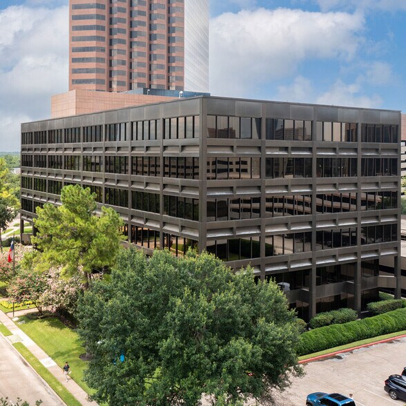 More Photos Of 1717 St. James Place, Houston Office For Lease