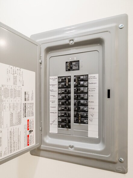 More Photos Of 6538 Rhodes ave, Chicago Apartments For Sale