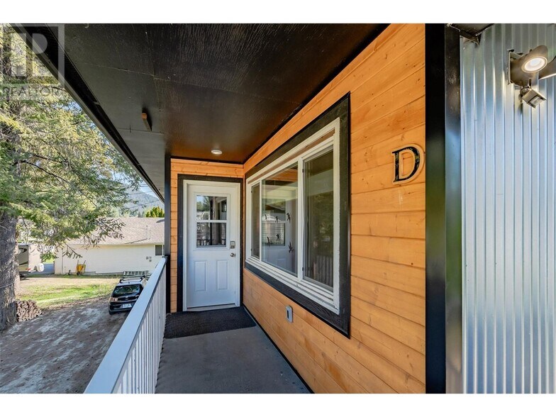 More Photos Of 1810 1 St, Fruitvale Apartments For Sale