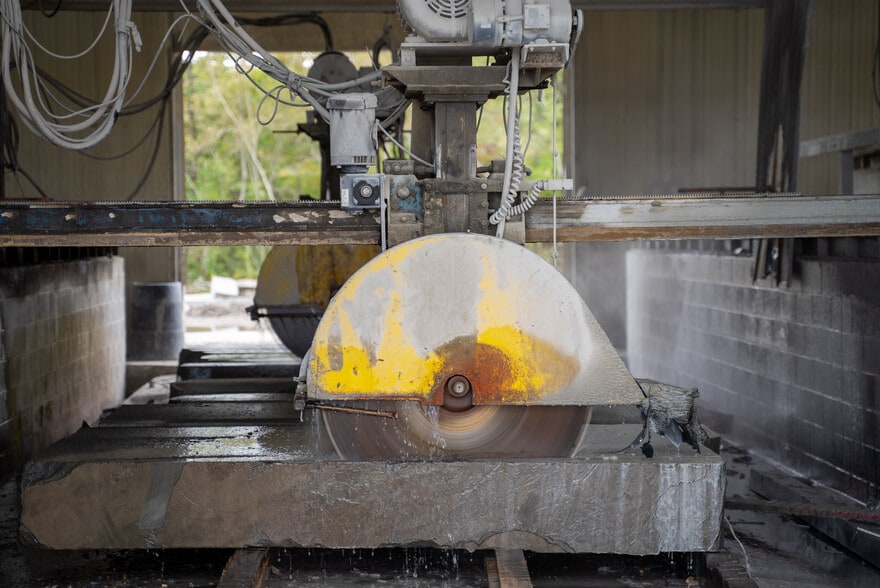 More Photos Of 407 Peck Hill Rd, New Milford Manufacturing For Sale