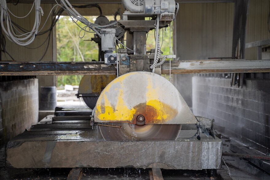 More Photos Of 407 Peck Hill Rd, New Milford Manufacturing For Sale