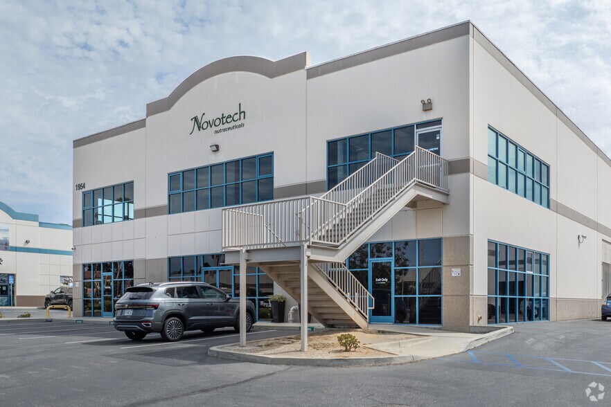 Primary Photo Of 1954 Goodyear Ave, Ventura Manufacturing For Sale